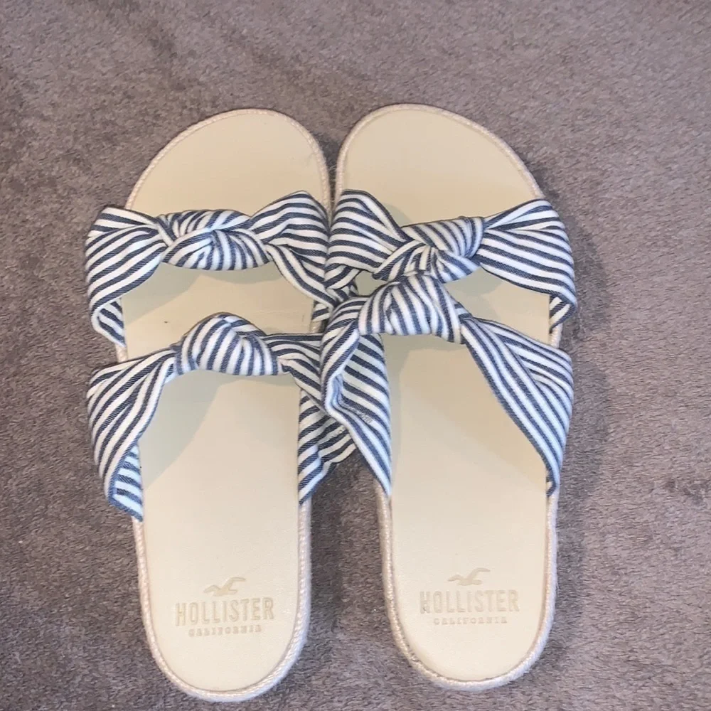 Hollister Women’s Sandals Platform Striped Sandals size 9/10 blue/white Stripes